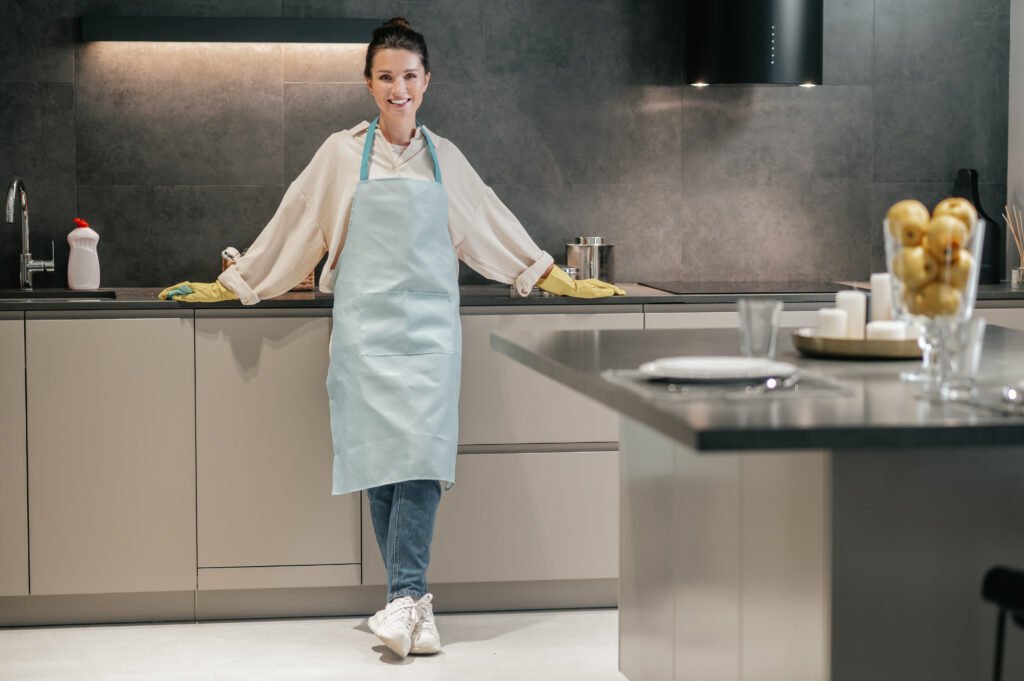 Como eliminar cheiro de fritura da casa com solução natural em spray
